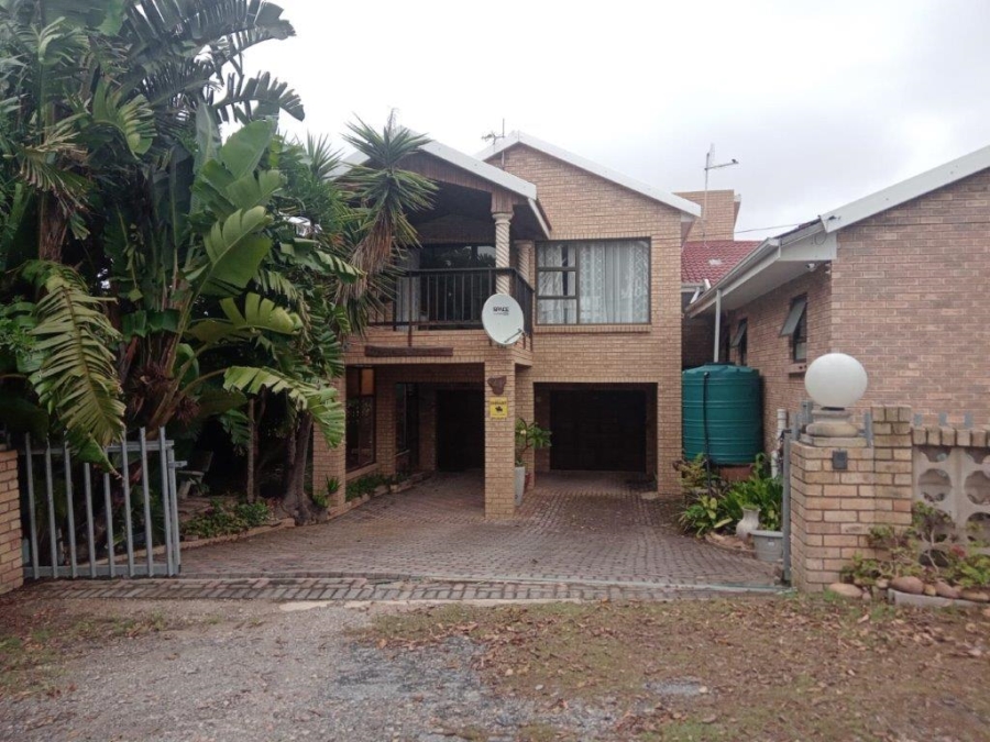 6 Bedroom Property for Sale in Paradise Beach Eastern Cape